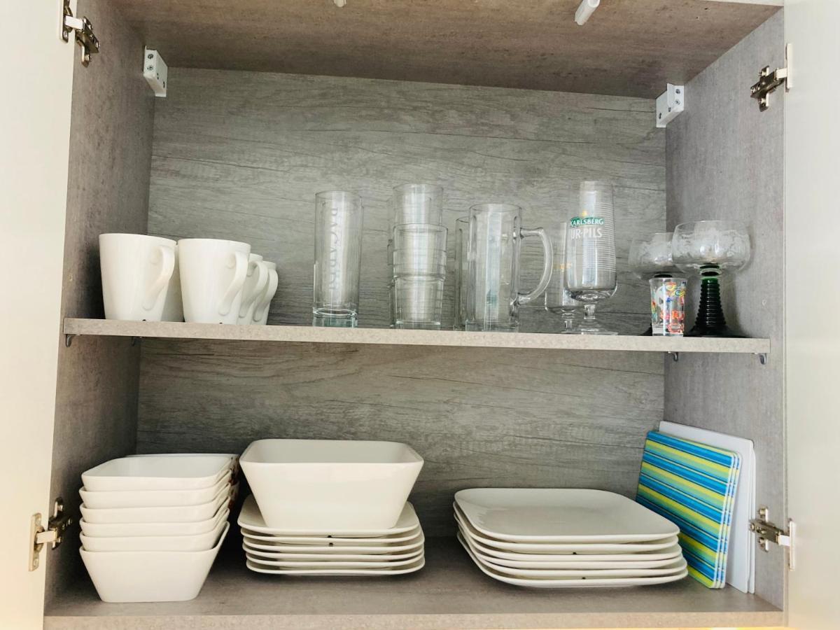 Living At Saarpartments -Adults Only- 2 Bedroom, Netflix - Business & Holiday Apartments For Long- And Short Term Stay, 3 Min To Train Station, Secure E-Bike Parking! Саарбрюкен Екстериор снимка