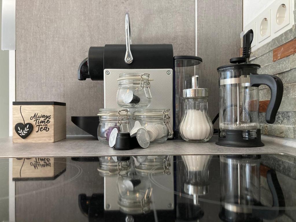 Living At Saarpartments -Adults Only- 2 Bedroom, Netflix - Business & Holiday Apartments For Long- And Short Term Stay, 3 Min To Train Station, Secure E-Bike Parking! Саарбрюкен Екстериор снимка